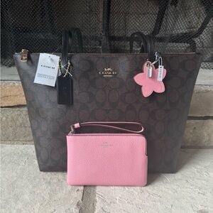 Coach Signature Brown Tote